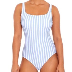 Time and Tru Women's Pique One Piece Swimsuit
Size small 4-6